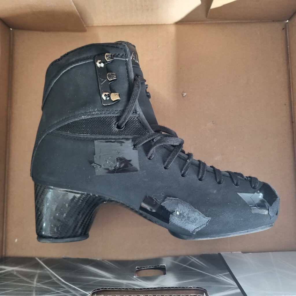 2nd Hand Aura 100 250C in Black