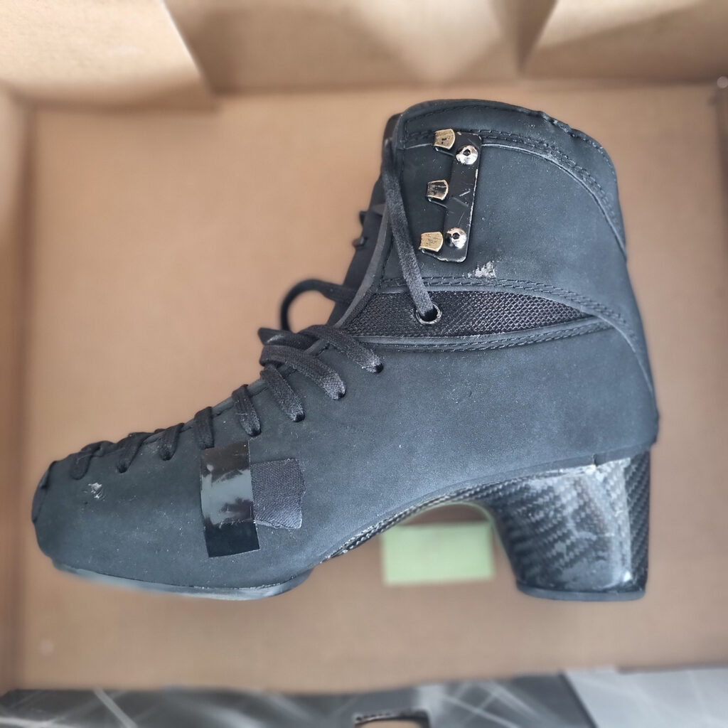 2nd Hand Aura 100 250C in Black